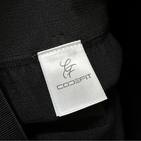 ❗️END OF YEAR SALE CODEFIT Black and Gray Ombre Capri Seamless Leggings S/MP - Picture 5 of 6